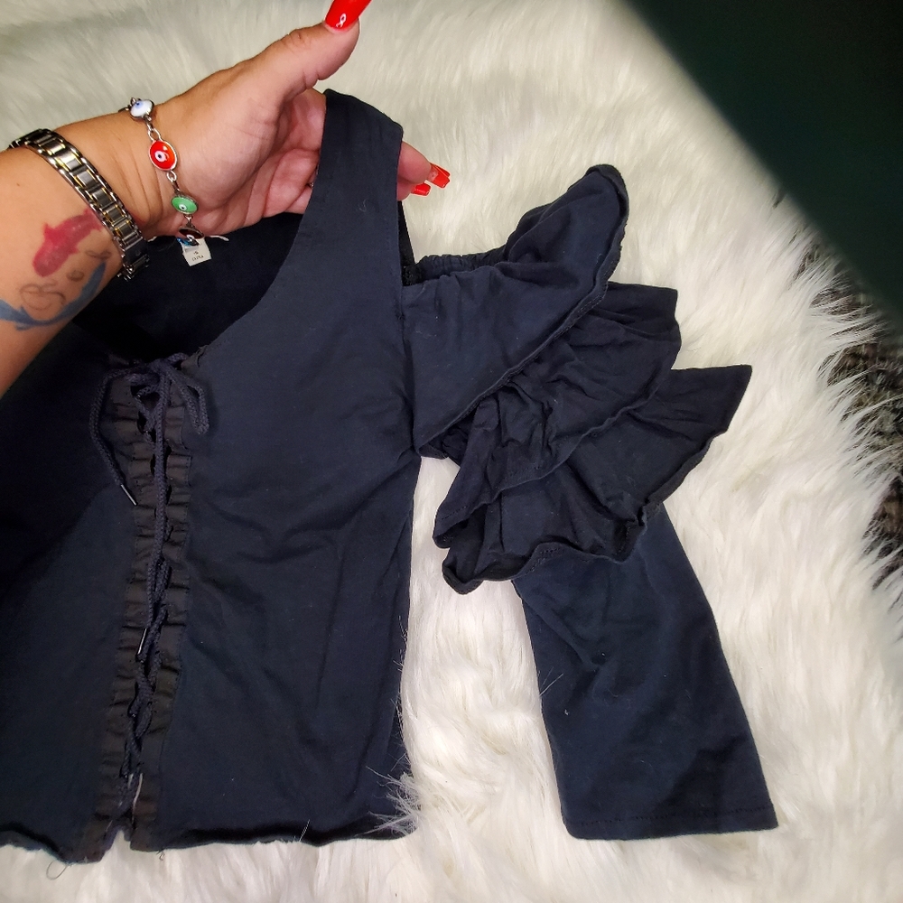 Invisible Ruffle Top - Picture 3 of 7
